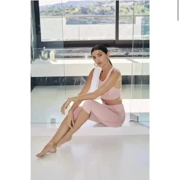 Good American The Electric Feel Crop Leggings - Picture 9 of 9